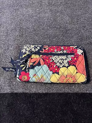 Vera Bradley Zip Around Wallet In Happy Snails • $12