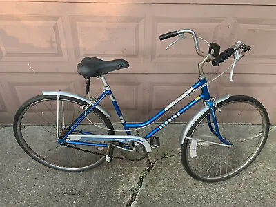 Vintage Schwinn (Collegiate 3) Women’s 3-Speed Bicycle • $89.99