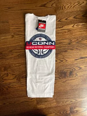 Uconn Men's Basketball '99 National Champs • $25