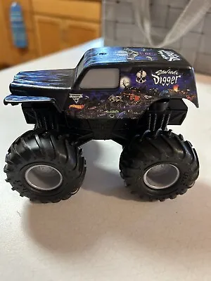 Hot Wheels Monster Jam Rev Tredz Grave Digger Truck Friction Push And Go 2014 • $12.50