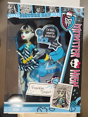 Monster High Doll FRANKIE STEIN  Picture Day  New In Box ~2012~Retired~NIB • $69.99