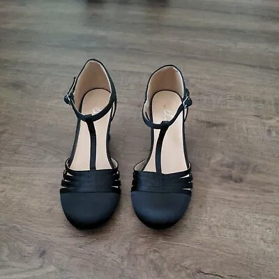 Ellie Ladies Shoes Size 7 • $6