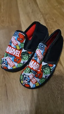 Nutmeg Size 13 Slippers Kids Marvel Very Light Use • £0.99