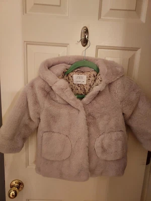 $15 • Buy Zara Toddler Girl Size 3-4 Faux Fur Coat Ecru/Offwhite/Tan Hooded Snap Jacket.