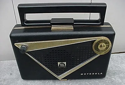  Vintage Motorola Portable Tube Radio • $85.89