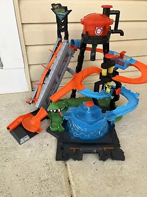 Hot Wheels City Ultimate Gator Car Wash • $30