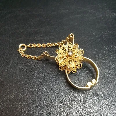 Vintage Jewelery Glove Holder Filigree Flowers Whit Chain Holder. 6960 • $15.99