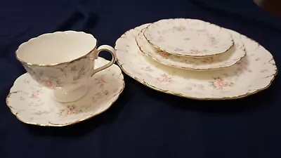 Mikasa Remembrance Bone China Ivory 5 Piece Plate Setting  • $110