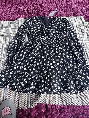 Beautiful Black Floral Dress Age 9 To 10 Fully Lined NWT Marks And Spencers  • £4.99
