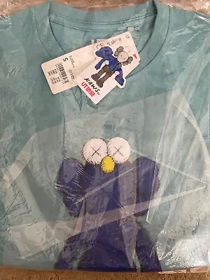 KAWS X Uniqlo Blue BFF Tee Green Size Small 2019 • £59.99