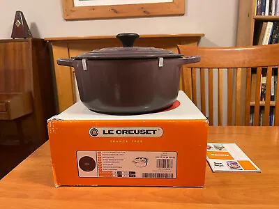 Le Creuset 22cm Cassis Round Dutch Oven Casserole • £65