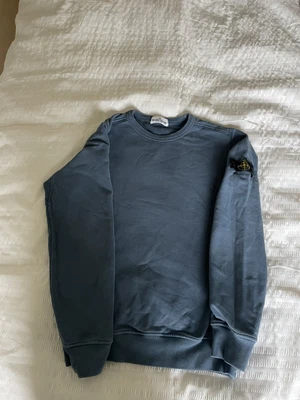 £22 • Buy Boys Blue Stone Island Sweatshirt Age12