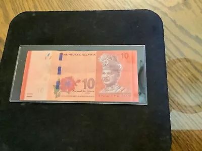 Malaysia 2011 Ringgit Crisp Banknote. N1099 • $1.99