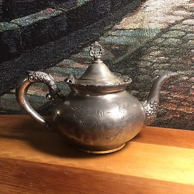 ATQ. (1898-1924)Van Bergh S.P. Co. Rochester N. Y.Quadruple Plate Teapot #468 • $110
