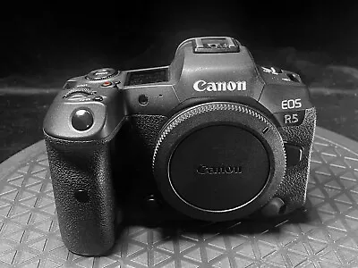 Canon EOS R5 Camera - Black (Body Only) • £2440.11