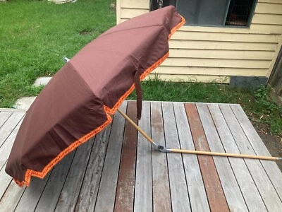 $150 • Buy Vintage Grant Barnett Standfast Camelot 6' Beach Umbrella