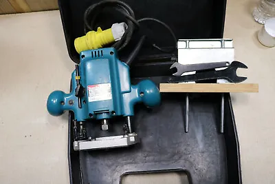 Makita 3620 1/4  110v Plunge Router With Accessories In GWO • £79.95