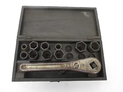 Vtg Frank Mossberg 350 Reversible Ratchet Wrench 11/16 Drive 10 Sockets Wood Box • $39.95