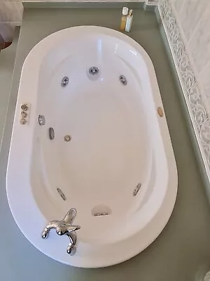 Jacuzzi Spa Bath Used  • £230