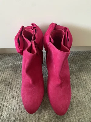 $500 • Buy Alexander McQueen Heels