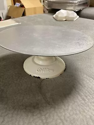 VTG 307 2501 WILTON TURNTABLE ROTATING DECORATING CAST IRON CAKE STAND 12  1970s • $4.99