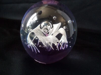 $22.50 • Buy Dynasty Gallery Heirloom Collection Lavender & White 2.5  Glass Paperweight