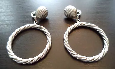 Stunning Vintage Estate Signed Monet Silver Tone 2  Clip Earrings!!! 1571y • $0.99