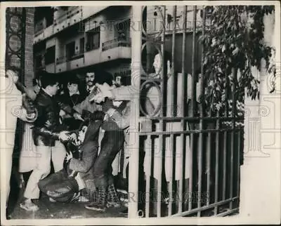 1956 Press Photo Frenchmen Demonstrate In Algiers Upon Arrival Of M. Mollet • $19.99