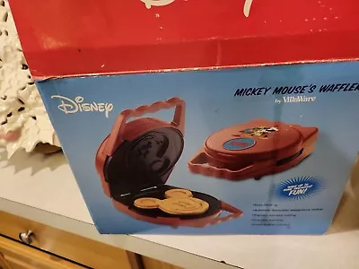 Disney Single Waffler VillaWare Mickey Mouse Waffle Maker 5555-12 Retro Red  • $55.95