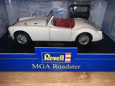 Revell 1/18 Scale Diecast - 08447 MG MGA Roadster Softtop White • £60