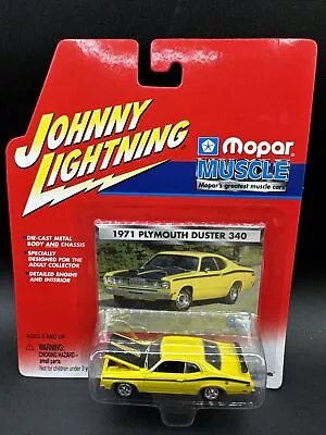 2001 Johnny Lightning YELLOW 1971 PLYMOUTH DUSTER 340 Mopar Muscle • $14.99