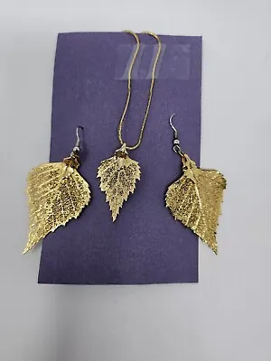 Vintage Electroplated Gold Leaf Necklace Earring Set  • $15.95