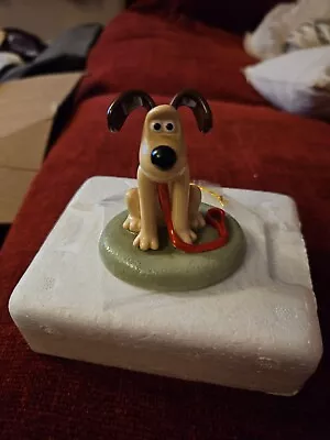 Coalport Wallace And Gromit Figurine  Wrong Trousers 'Happy Birthday Gromit' • £12.50