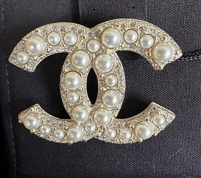 BRAND NEW CHANEL Pearl Crystal CC Gold Brooch Pin A64762 With Receipt • $980