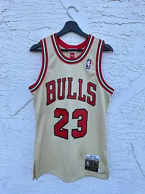 Mitchell & Ness Chicago Bulls Michael Jordan Hardwood Classics 95-96 Jersey • $159.99