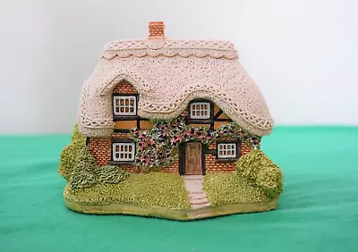 Lilliput Lane Collectibles - Bramble Cottage  Mint In Its Original Box. • £37.64