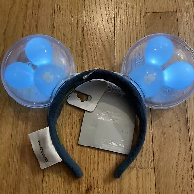 Disney Parks 2020 Mickey Mouse Snowflake Balloon Light-Up Ears Headband. NWT • $12.99