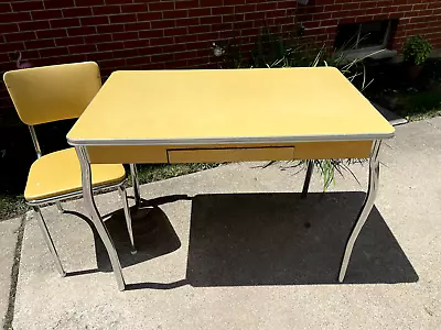 $450 • Buy Vintage 1950s Howell Chrome Steel Yellow Table And One Chair
