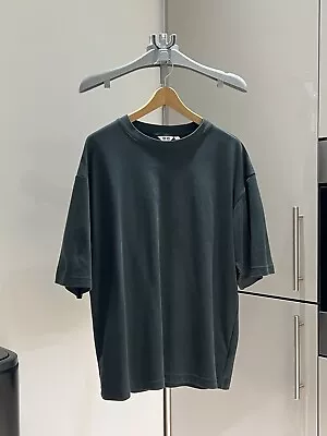 Excellent Uniqlo Airism Men’s T-Shirt In Green. Size Large (1) • £0.99