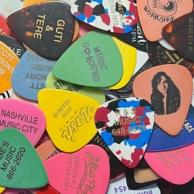 Assorted Lot Of 5 Vintage Guitar Picks • $2.50