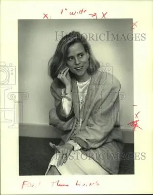 1987 Press Photo Lacey Ford Vice-president Of Ford Modeling Agency - Nob06033 • $19.99