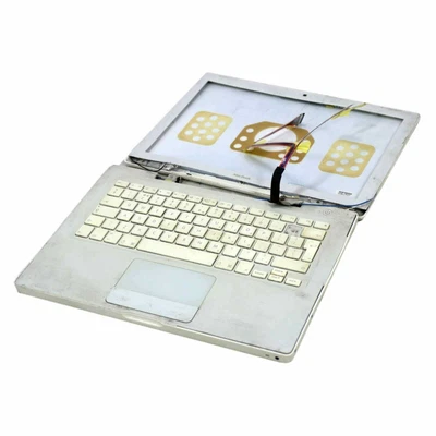 £20 • Buy Apple MacBook A1342 13.3in Laptop - Spares - No Screen