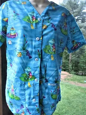 Cherokee Scrub Top Size  XS  Blue Background -Frogs Novelty Button Down Front • $9.75