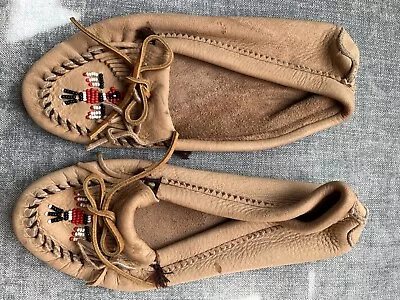 Minnetonka Super Soft Leather Thunderbird Moccasins Size 9 • $24