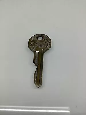 Vintage GM RP BRIGGS & STRATTON  Key ~ 8039 • $4