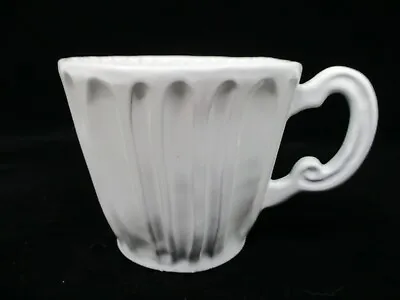 VIETRI INCANTO WHITE MUG- STRIPE (Embossed Backstamp)- 3 1/2   -0711H • $36.98