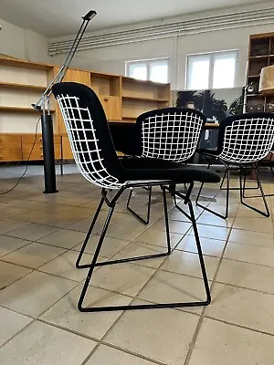 True Vintage 1x Chair Knoll International Harry Bertoia Chair 90er Black White • $913.41