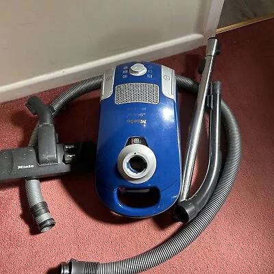Miele S4212 Plus   Vacuum Cleaner 300-2000w Blue • £85