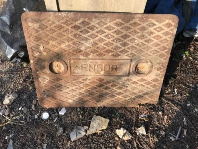 £100 • Buy Used Cast Iron Manhole Drain Cover  - Various Sizes