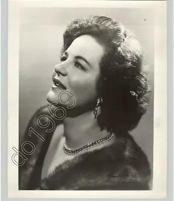 American Operatic Soprano LUCILLE UDOVICH Glamorous Portrait 1961 Press Photo  • $40